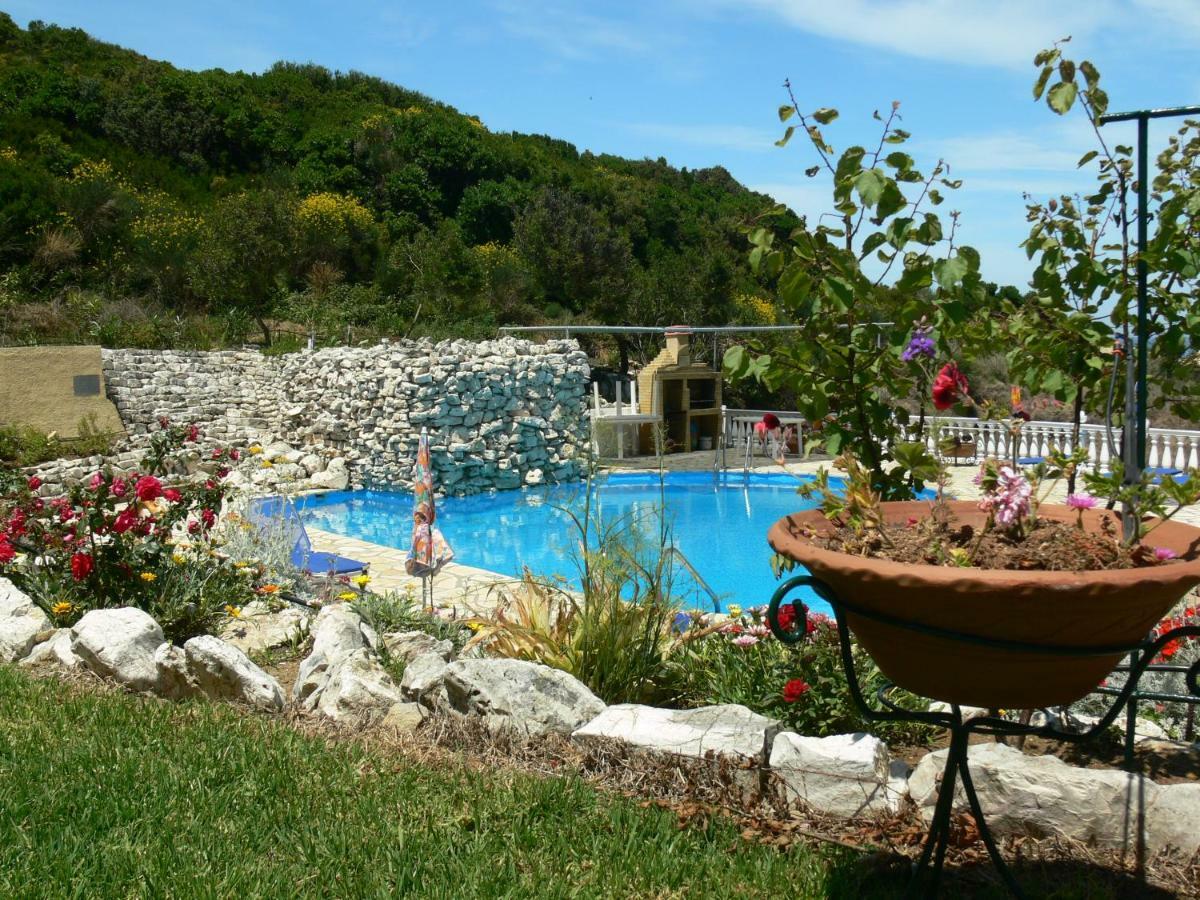 Angela Apartments Pool Gardens And Sea Views Agios Stefanos Avliotes  Exterior foto